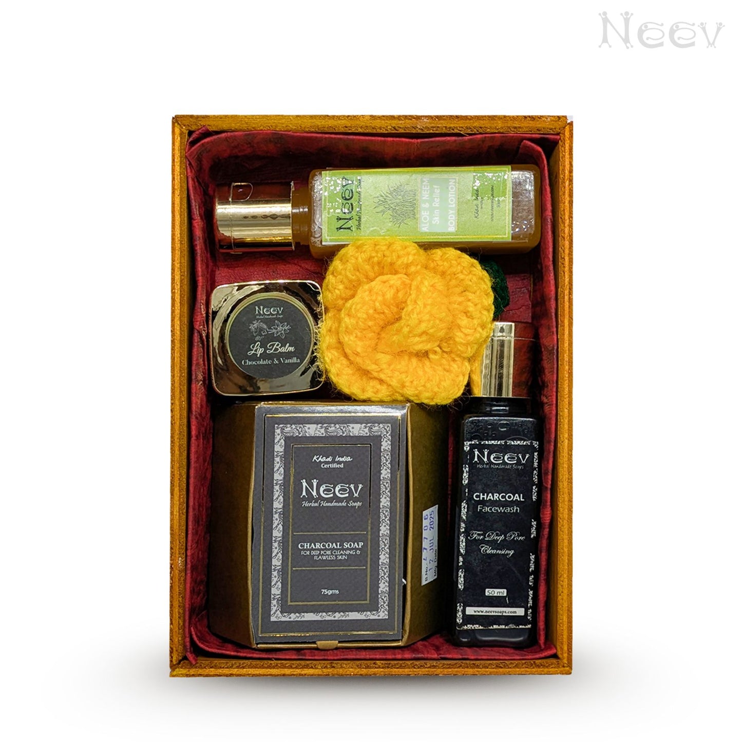 NEEV OILY SKIN CARE GIFT BOX