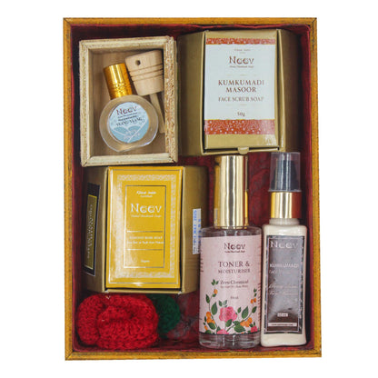 LUXURIOUS FESTIVE GIFT HAMPER FOR WOMEN